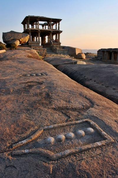 Hemakuta Hill, Hampi