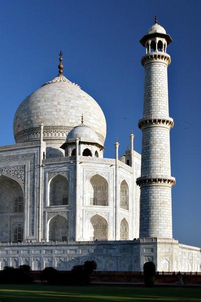 The Taj, closeup
