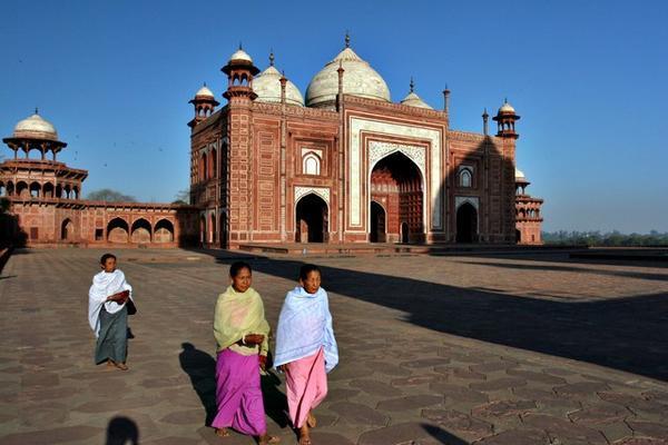 The Taj gateway. 