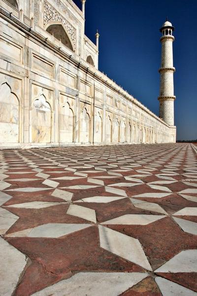 Taj Mahal, outer wall