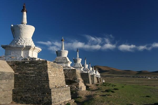 Stupas, Erdene Zuu Khiid, Kharkorin