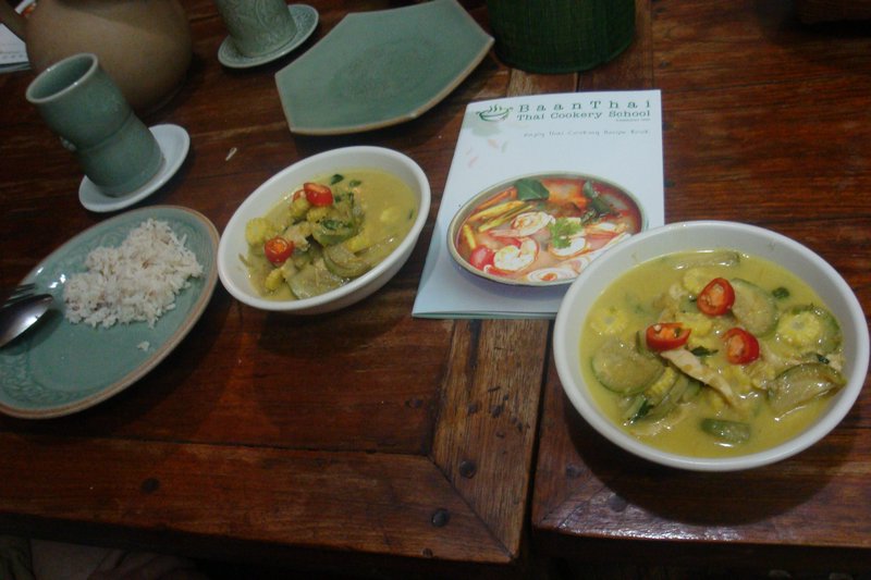 The end result of our cooking: 2 delicious green curries