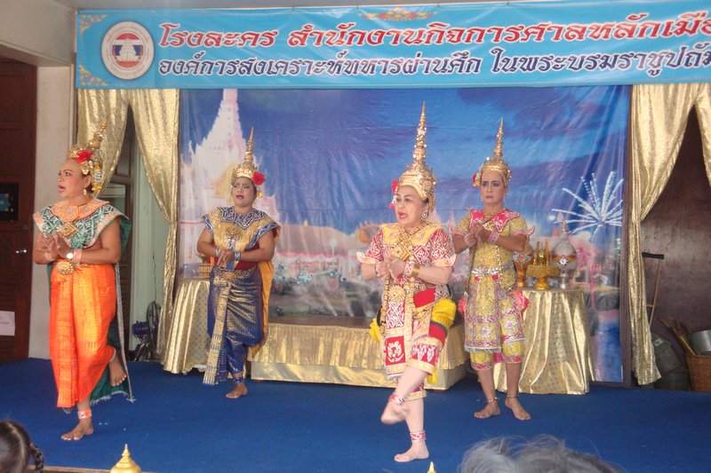 Traditional dance performance at the Bangkok Pillars