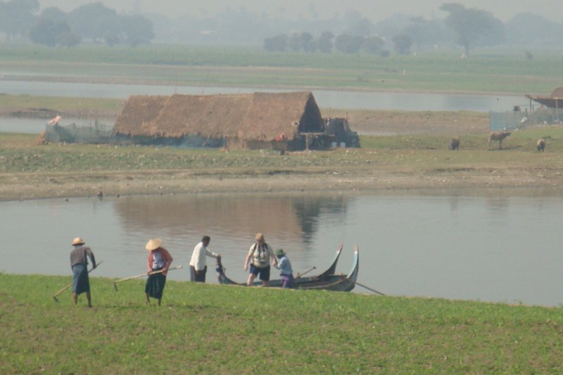 Taungthaman river and boat