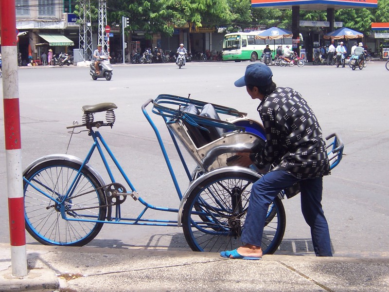 A "Cyclo" prepping his bike