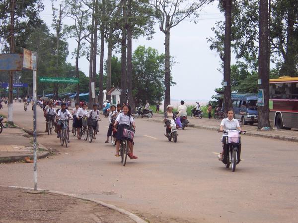 School kids heading home