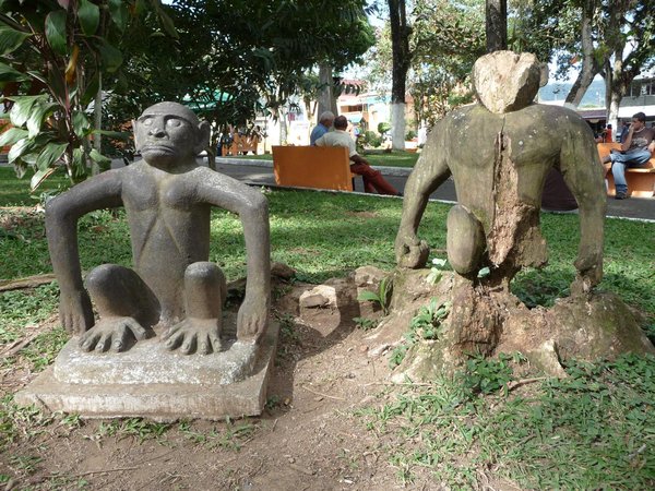 Statues at Parque Central in Turrialba