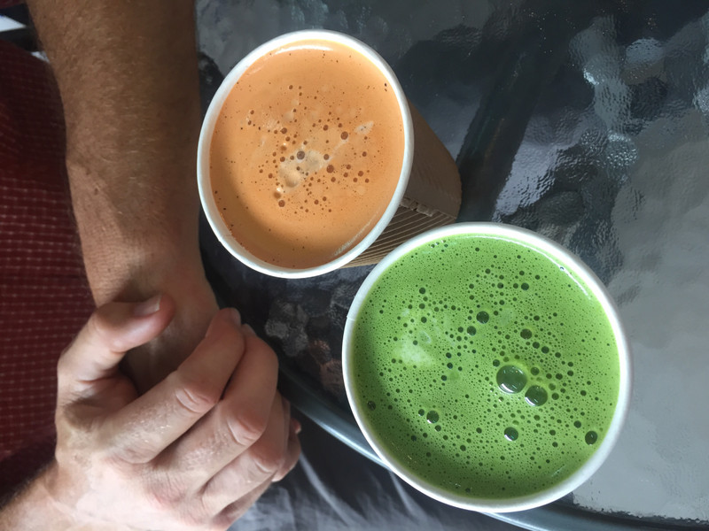 Milk Thai and Green Tea 