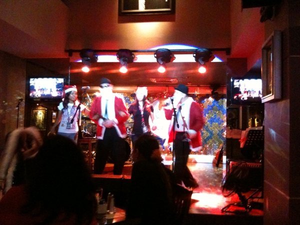 Blues Brothers doing an X-Mas jingle