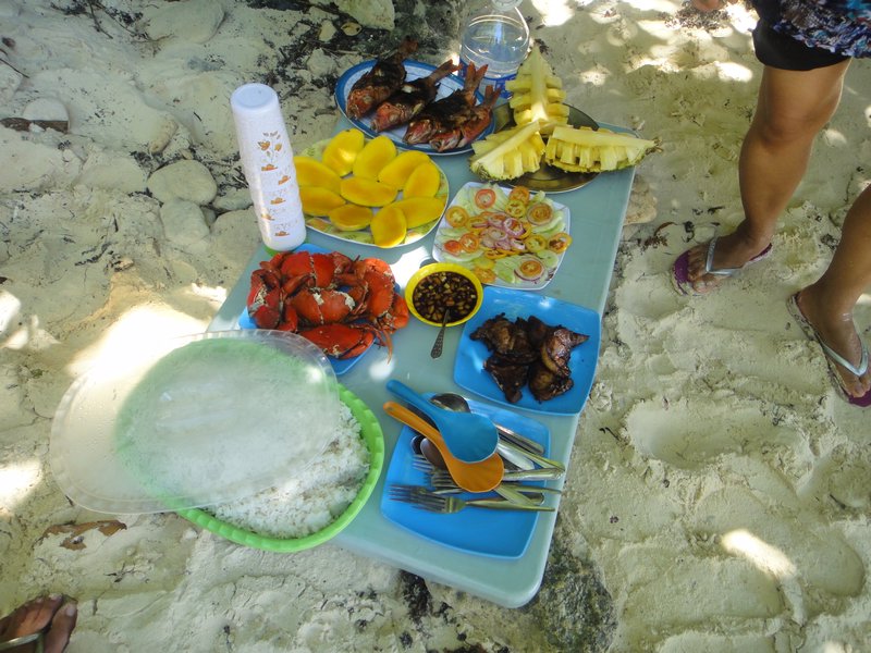 Lunch @ Entalalu Island