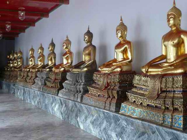 Line of Buddhas