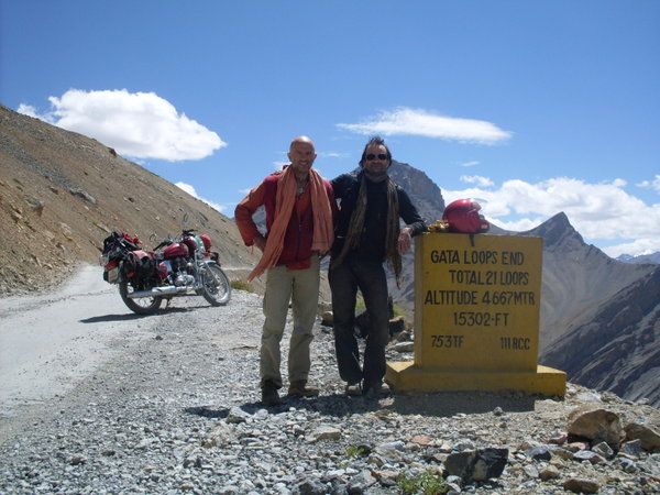 Top of Baralacha Pass