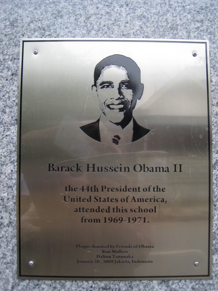 Plaque at entrance to SDN Menteng 01, Obama's former elementary school in Jakarta