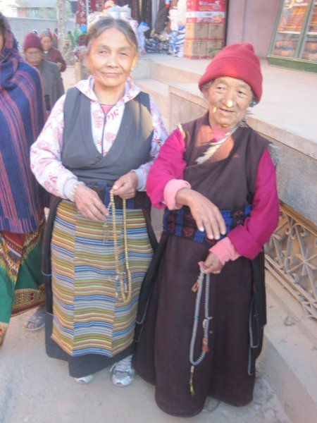 Tibetan women 
