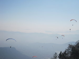 Paraglider "rush hour", Pokhara