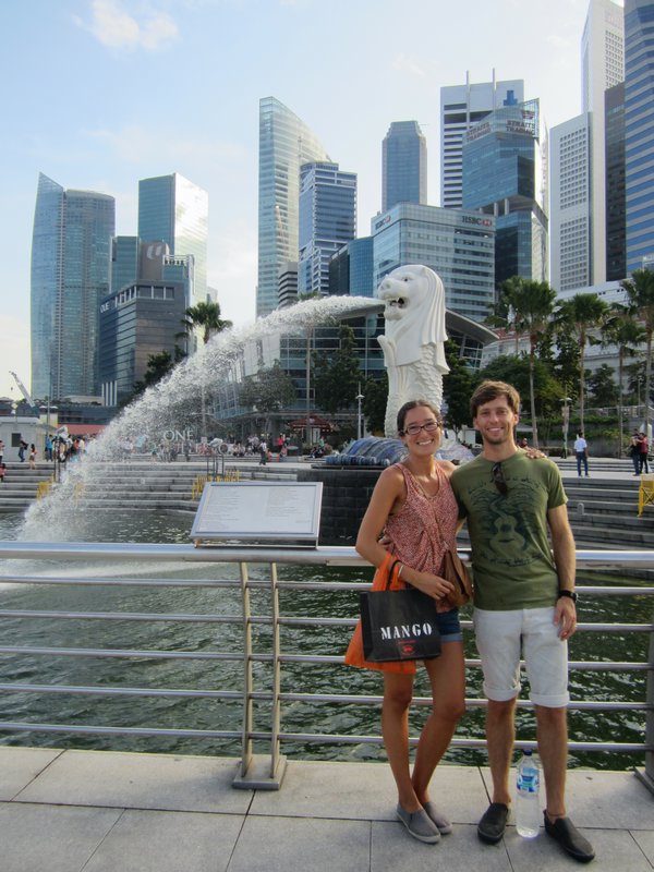 Merlion and Singapore's downtown