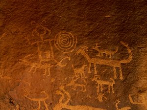 Petroglyphs at Una Vida