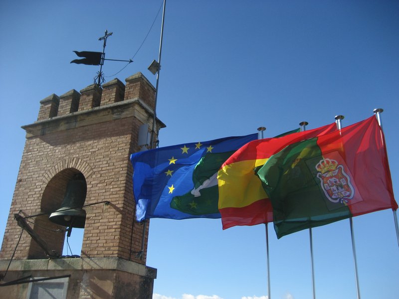 flags flying from the Alcazaba