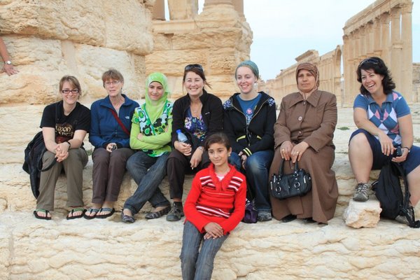 Random photo with some locals at the ruins in Palmyra