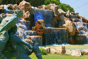 Campus_Water_Fountain_03