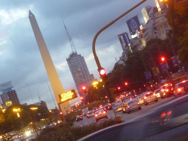 The main downtown landmark - the Obelisco