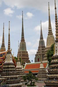 Bangkok temple towers