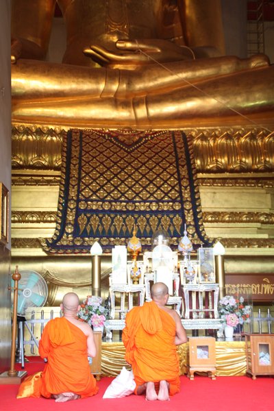 Praying monks Ayutthaya