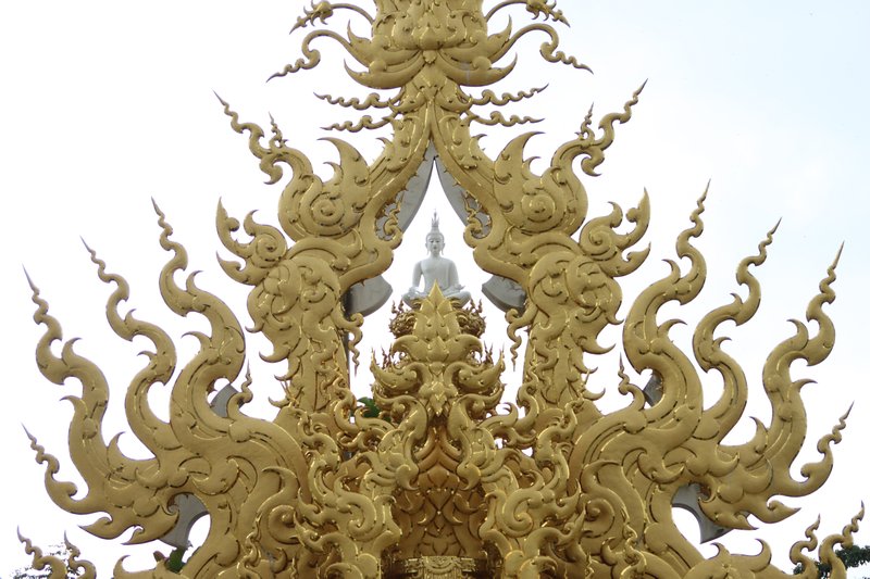 Wat Rong Koom entrance
