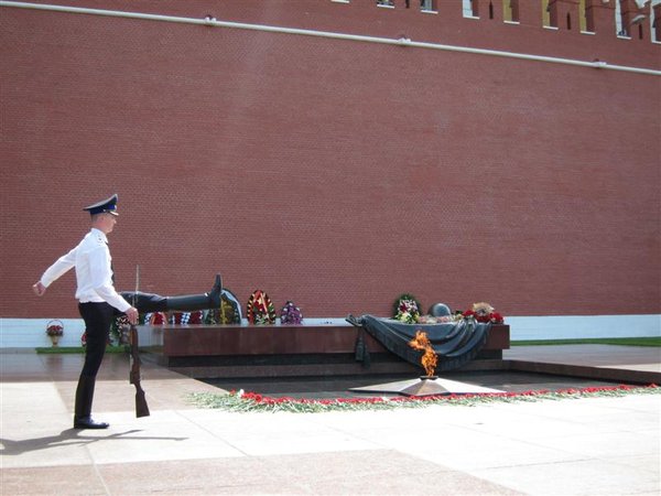Moscow - changing of the guard in front of eternal flame