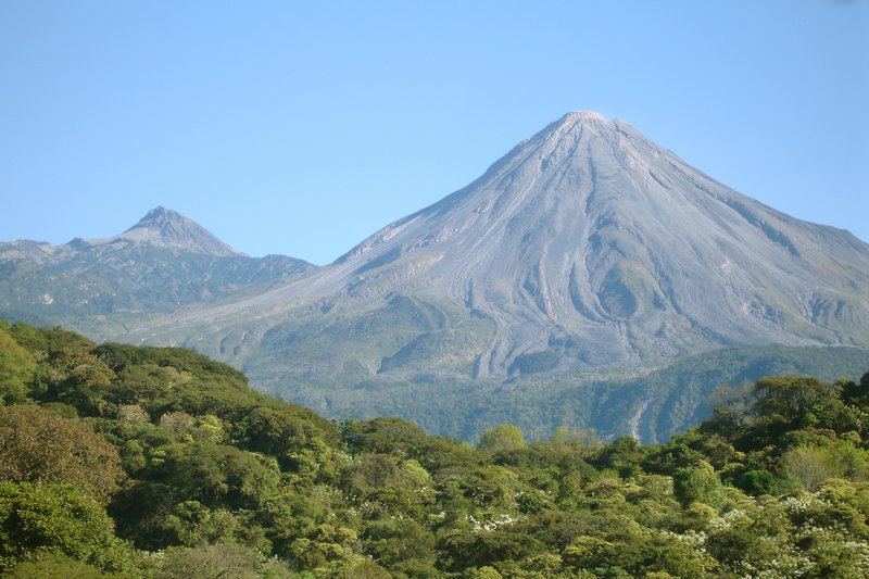 Active, fuego de Colima volcano