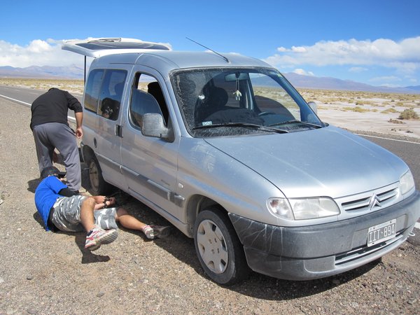 changing the flat tyre