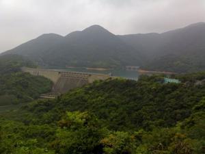 Reservoir and dam