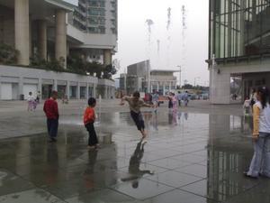Kids play in the fountains, Tung Chong
