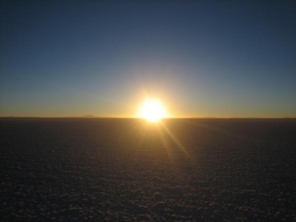sunrise over the salar de Uyuni
