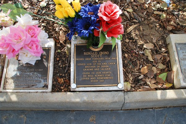 Bon Scott's Grave in Fremantle