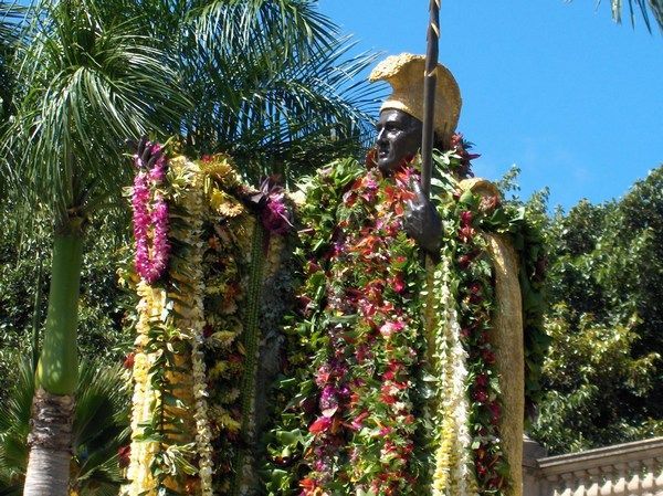 Lei Decked King Kamehameha Stature.