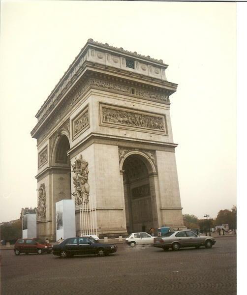 Arch de Triomphe.