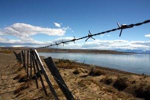 Fence by Lago Argentino