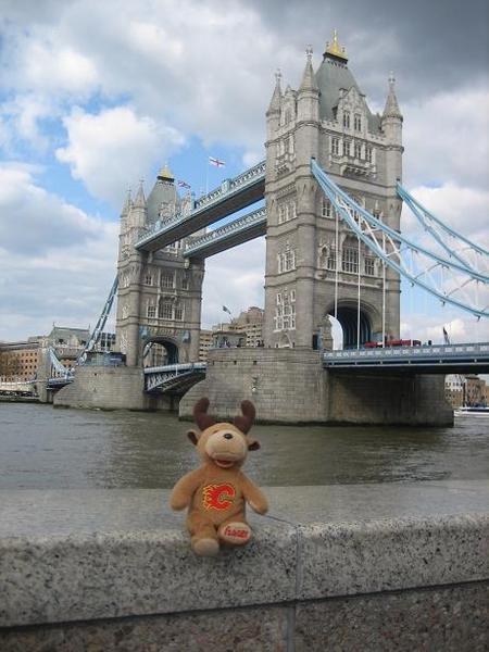 Little Mikka and the Tower Bridge