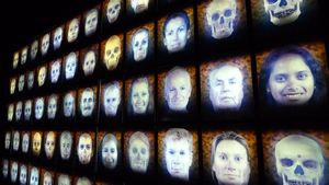 face vs skeleton- Anthropology Museum
