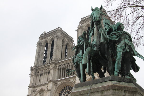 Cathedral Notre-Dame ... et Charlemagne!