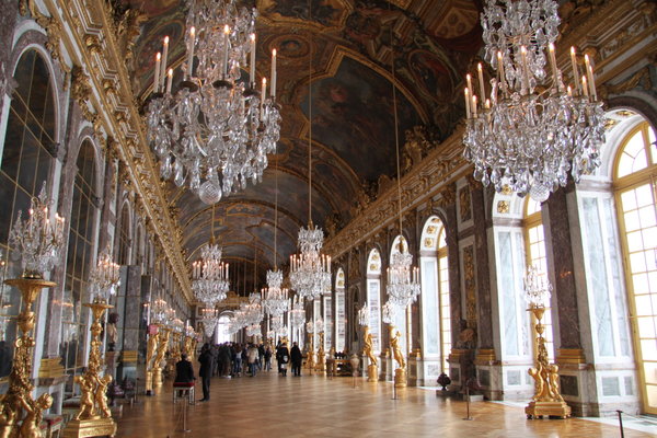 Random hallway in Versailles...