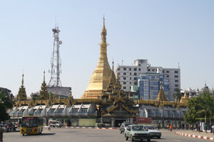 principal rotatória do centro de Yangon