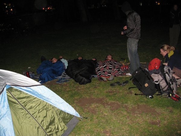 Camping und Freiluftschlafen im Park