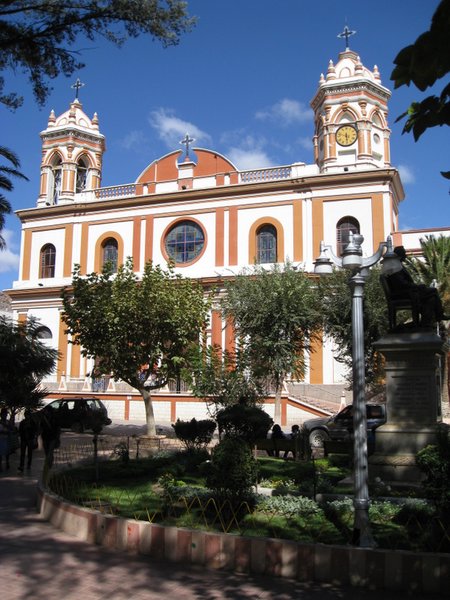 Kirche an der Plaza von Tupiza