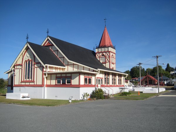 Maori building