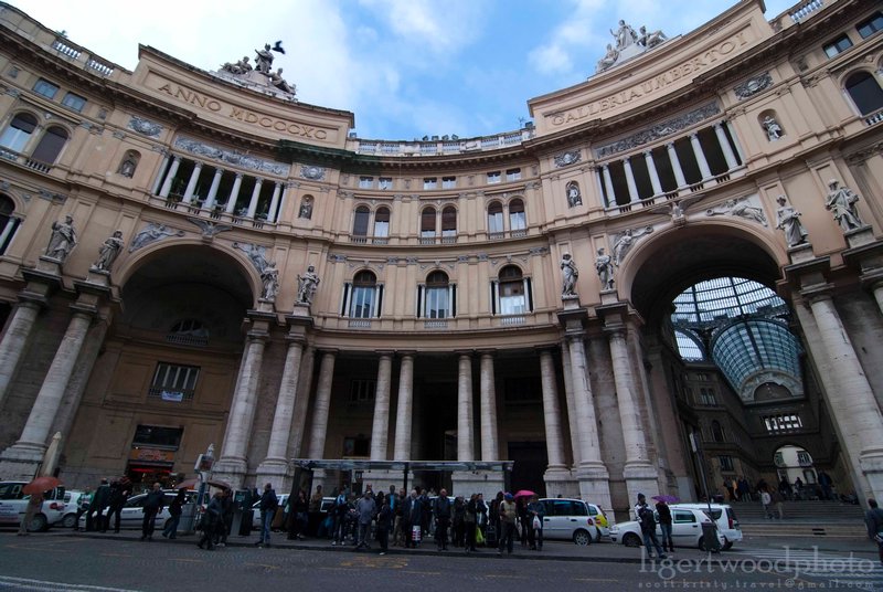 Grand entrance to Galleria Umberto
