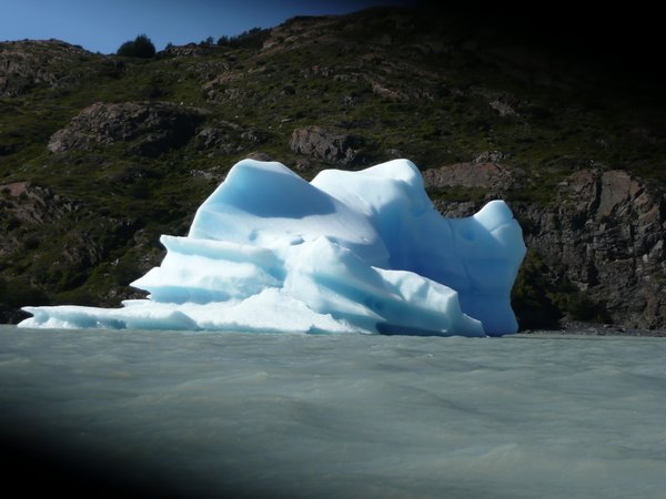 Iceberg in Lago Grey