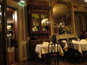 dining room at laudree