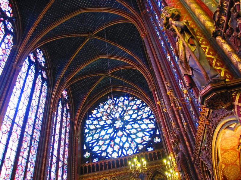 Inside top chapel of Sainte-Chapelle